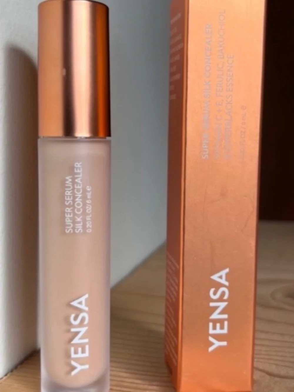 YENSA Super Serum Silk Concealer IN MEDIUM 1 ( Medium Neutral ) NEW! RV $40